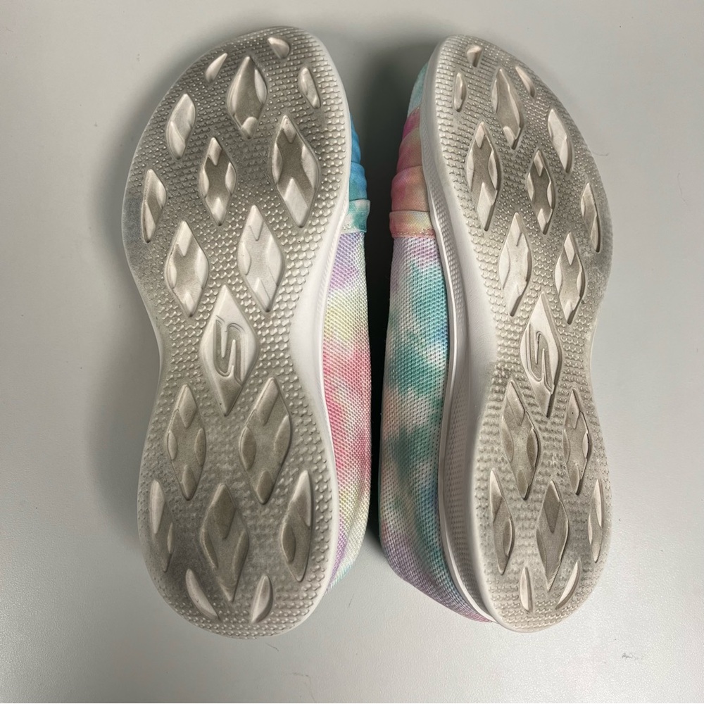 Sketchers Colorful Tie-Dye Slip-On Shoes - Picture 10 of 10